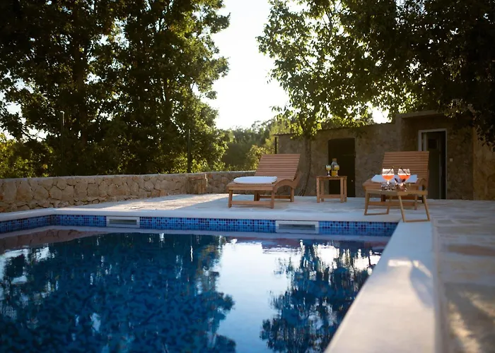 Pearl In Stone Vila *