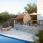 Villa Pearl In Stone