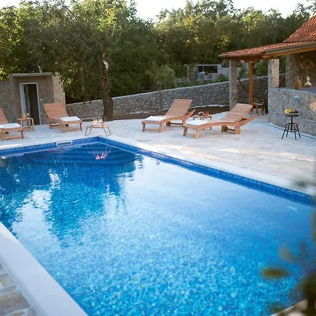 Willa Pearl In Stone