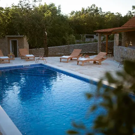 Willa Pearl In Stone *