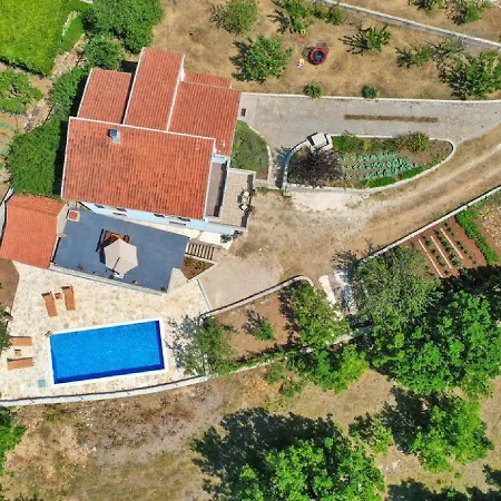 Willa Pearl In Stone