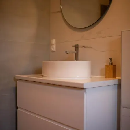 Willa Pearl In Stone Imotski