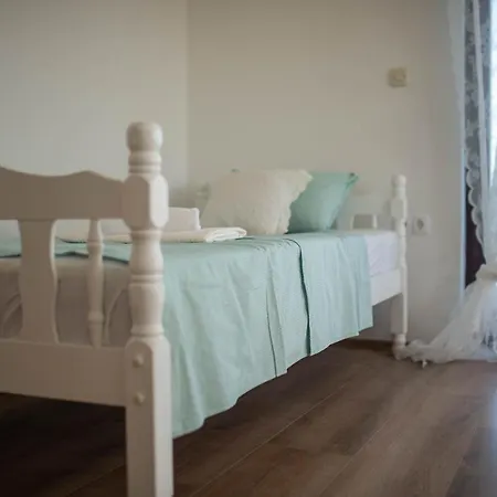 Willa Pearl In Stone Imotski