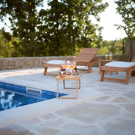 Pearl In Stone Villa